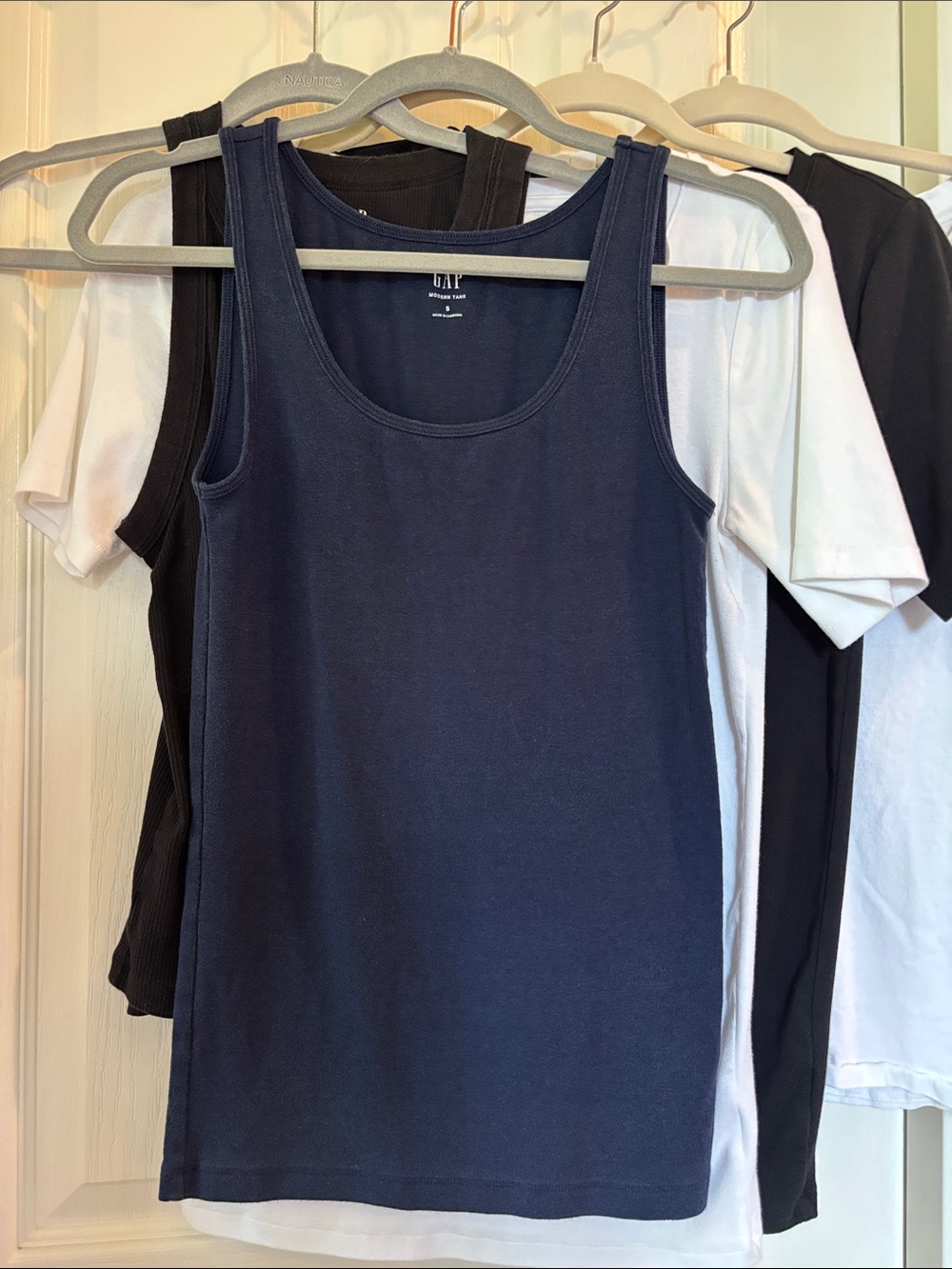 GAP Women's Top Assortment Size Small Lot of 6 - Picture 4 of 12